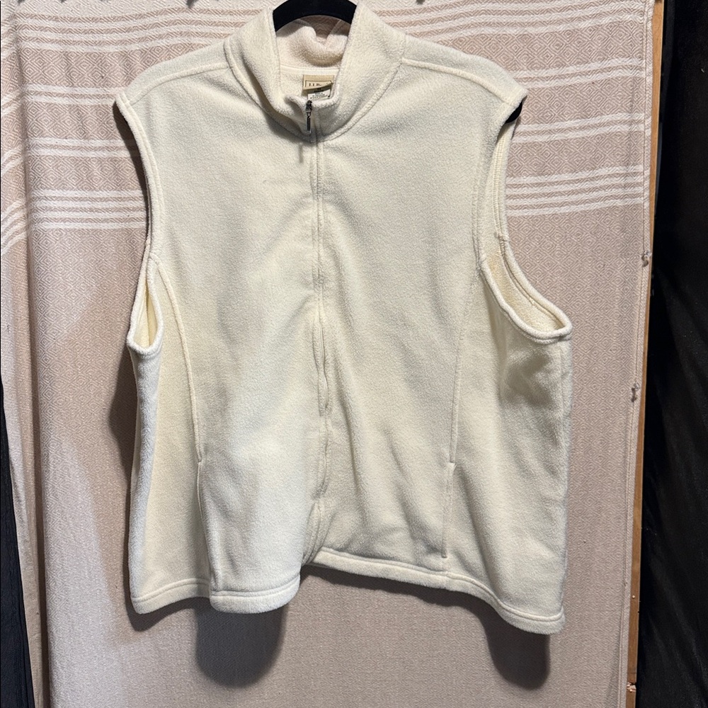 Cream Fleece Zip-Up Vest – Soft & Cozy - Picture 4 of 6